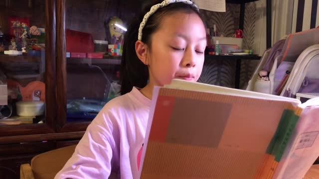 谢翎岳的视频